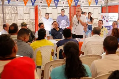 REUBICADOS VENDEDORES ESTACIONARIOS EN UNIATLÁNTICO