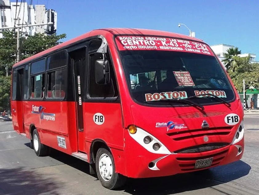 AMB autoriza desvío de rutas por montaje de palcos en la Vía 40