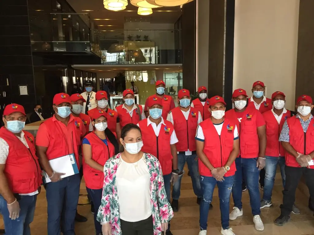 AMB verifica cumplimiento de controles sanitarios en transporte público colectivo y taxis para evitar contagio del Coronavirus