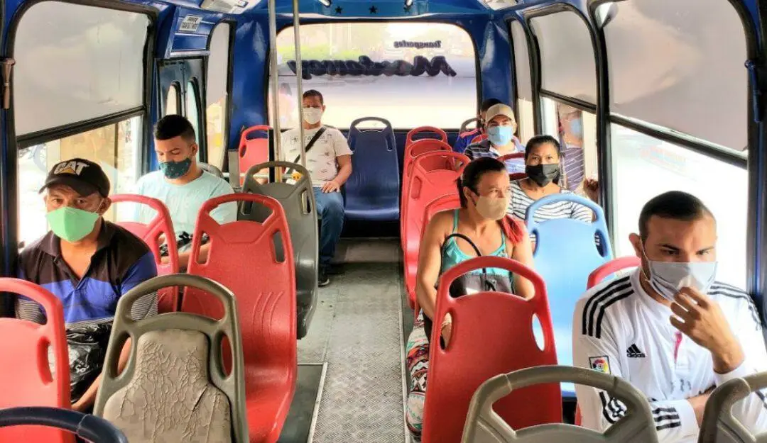 AMB formula pliego de cargos contra 5 empresas de Transporte Público de pasajeros