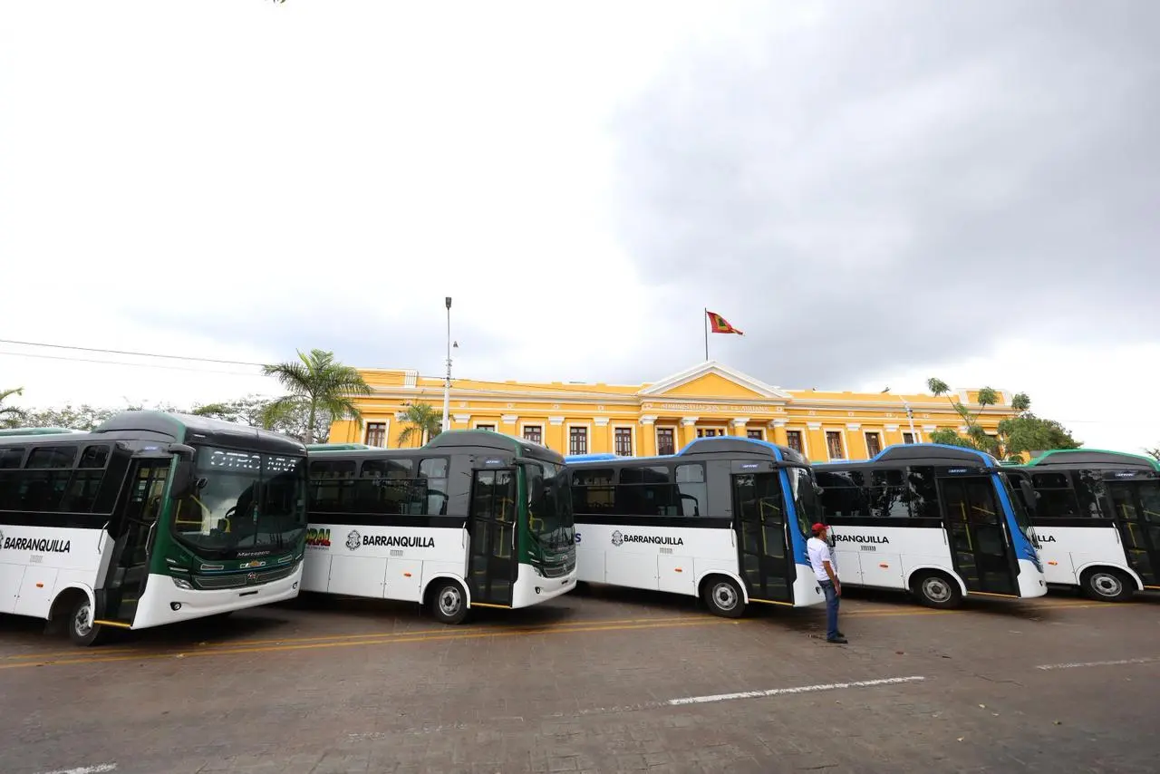 ¡Empezamos a cambiar la flota del Transporte Público Colectivo en Barranquilla!: alcalde Char