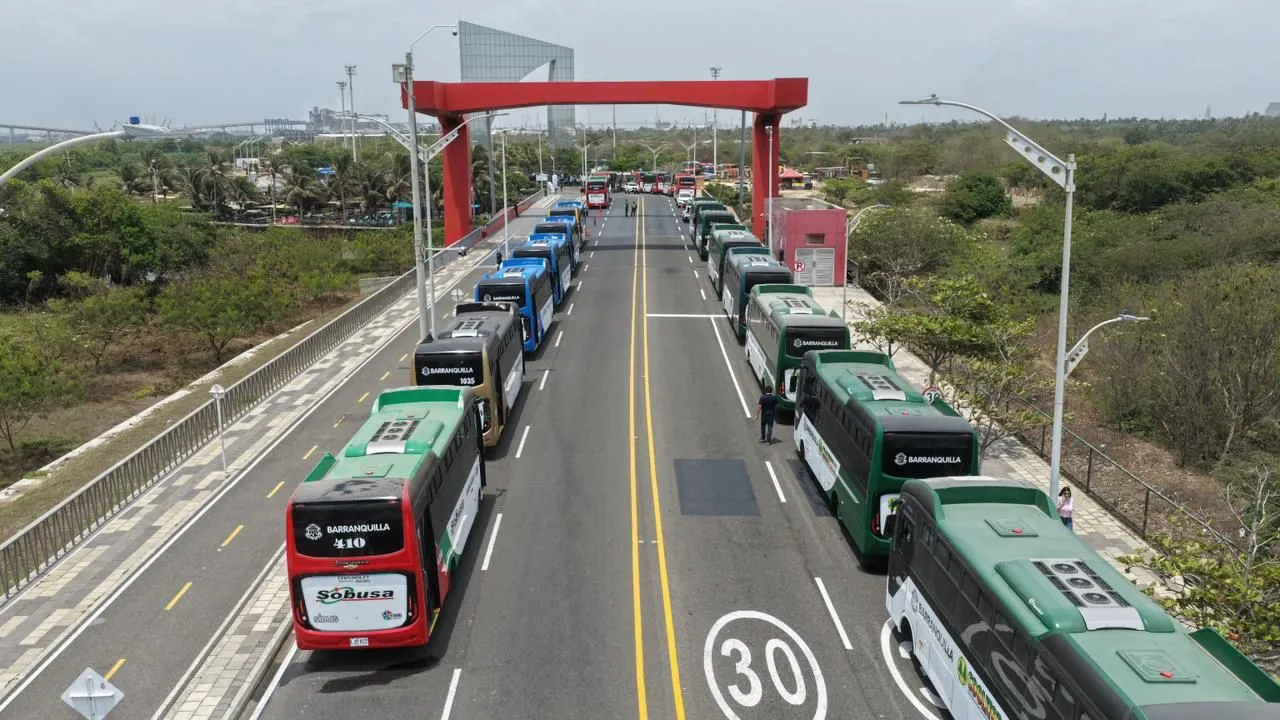 Completamos los primeros 100 buses de la nueva flota del transporte público colectivo de Barranquilla: alcalde Char